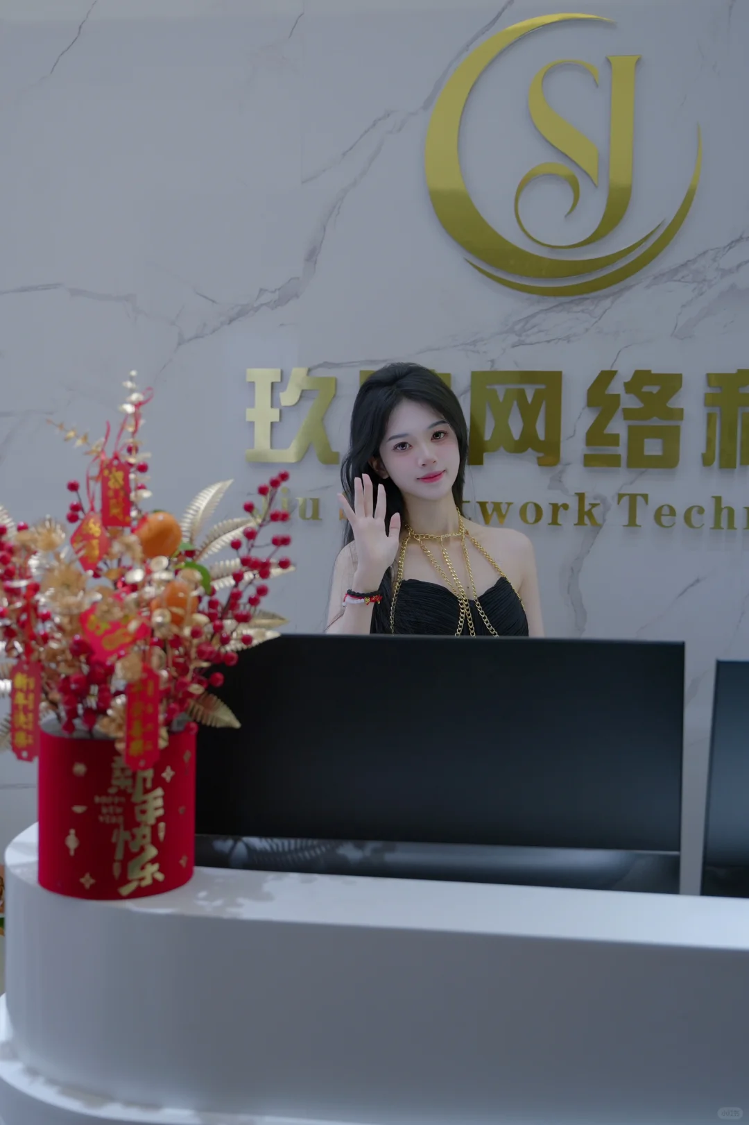 到底要我怎样才能把漂亮姐妹招聘过来！