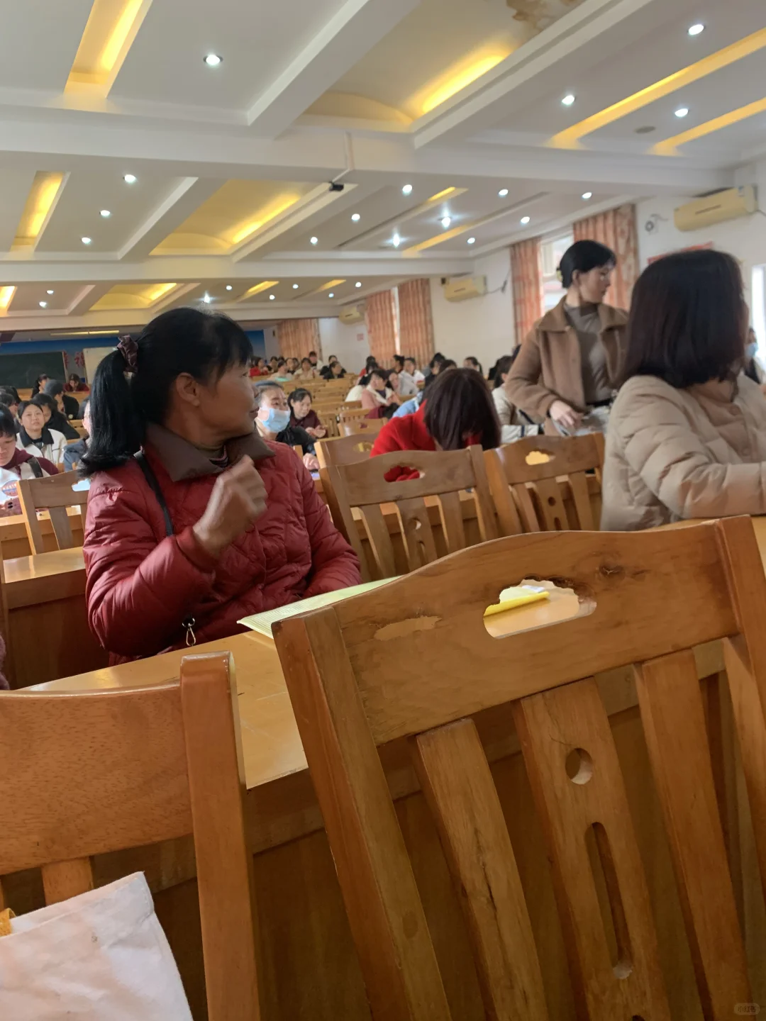 就这么一个工作，居然那么多人来应聘