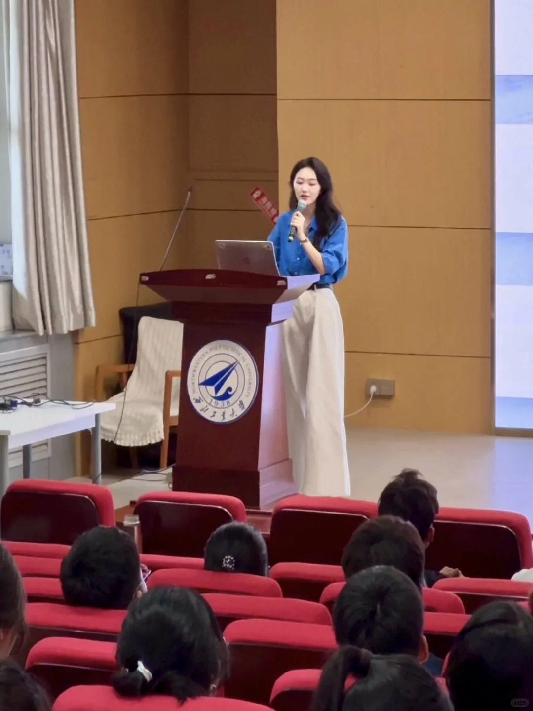 那就祝你我成为“高知悍妇”