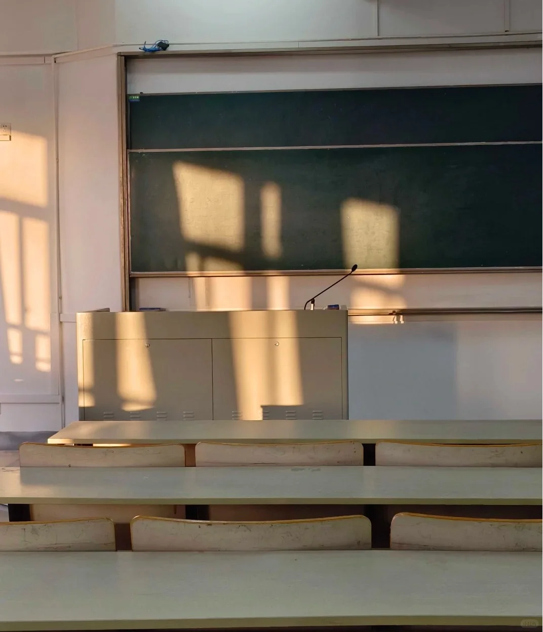 高校面试第1,姐的超能力是万能模板给的