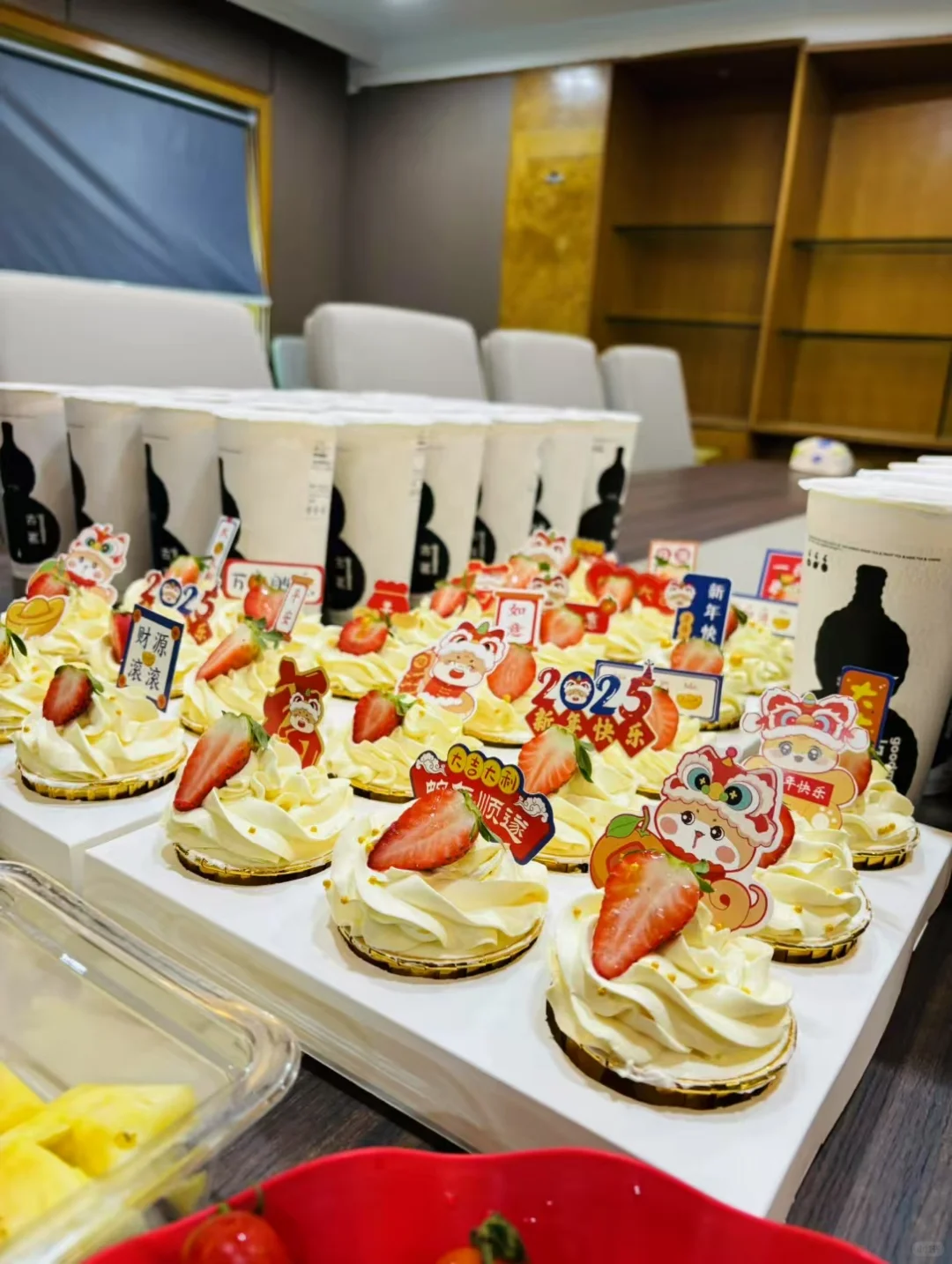 诚聘办公室文员5名限女～18-35岁底薪+提