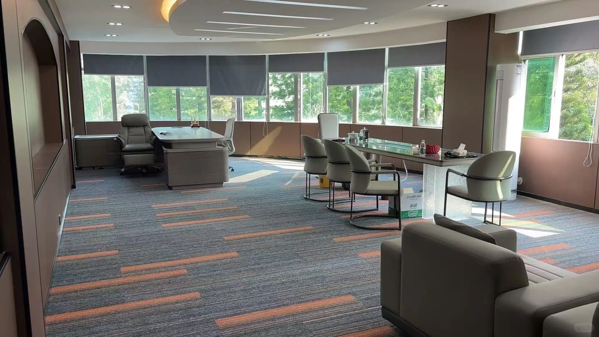 诚聘办公室文员5名限女～18-35岁底薪+提