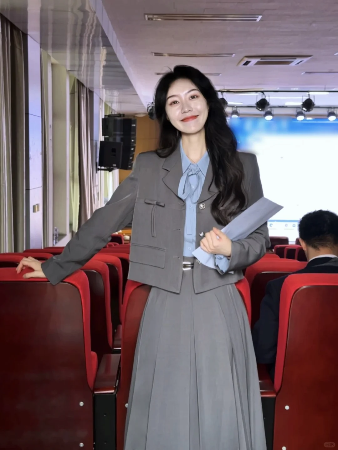 那就祝你我成为“高知悍妇”