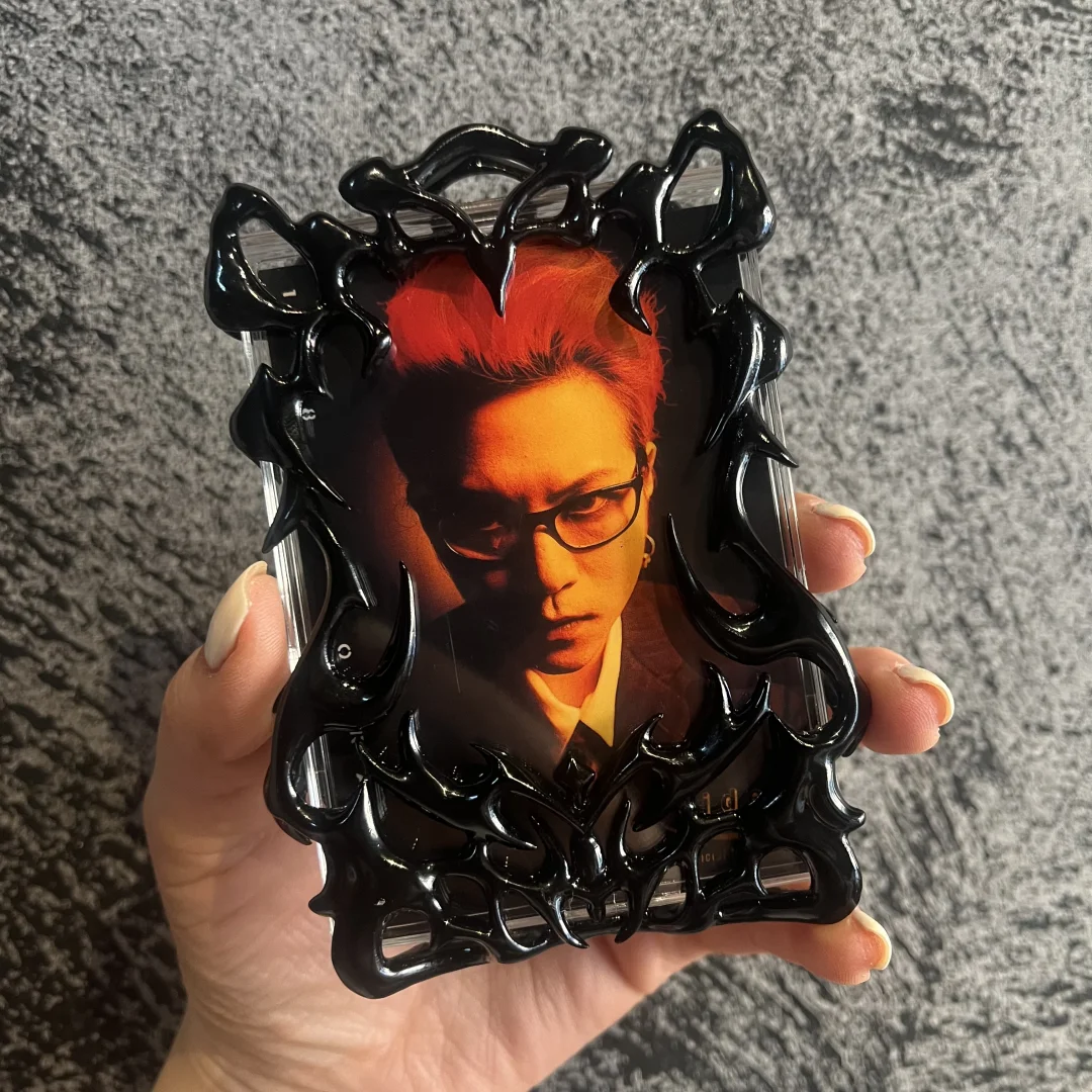 拥有了跟秀酱绝搭的卡套(⁎⁍̴̛ᴗ⁍̴̛⁎)