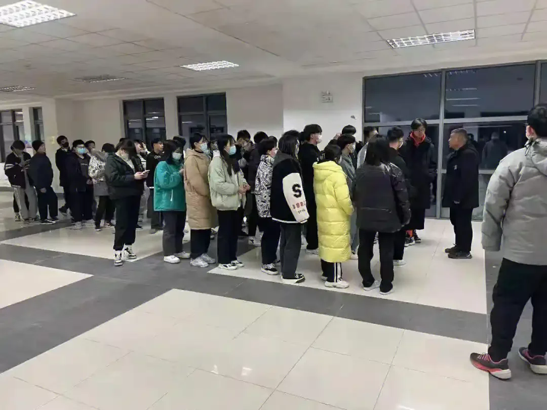 16岁以上进电子厂不面试不体检管吃住