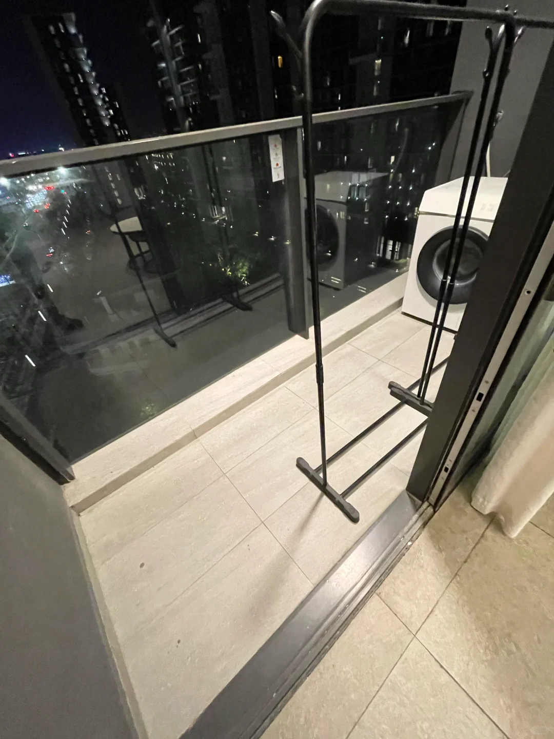 会展湾水岸 92 平朝南 3 房 此房业主出租