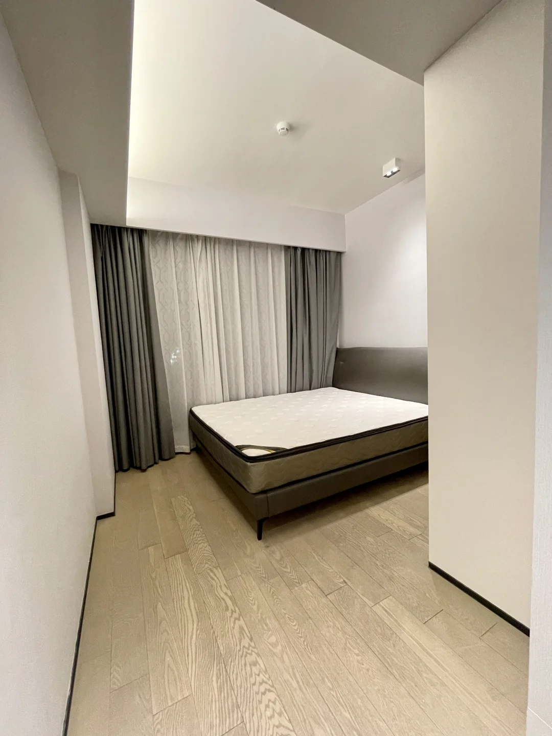 会展湾水岸 92 平朝南 3 房 此房业主出租