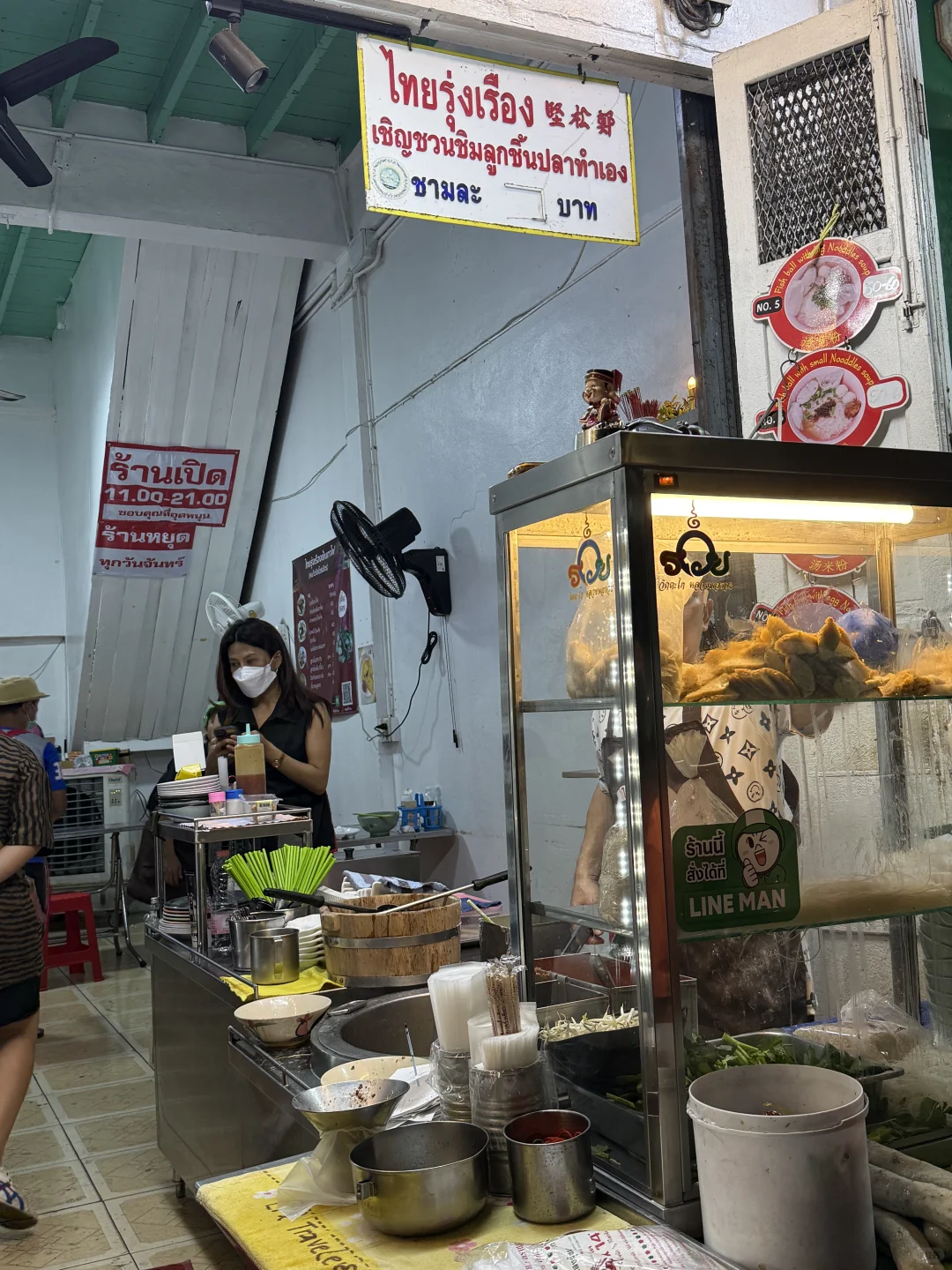 夜晚街头美食之旅——三聘佛寺对面