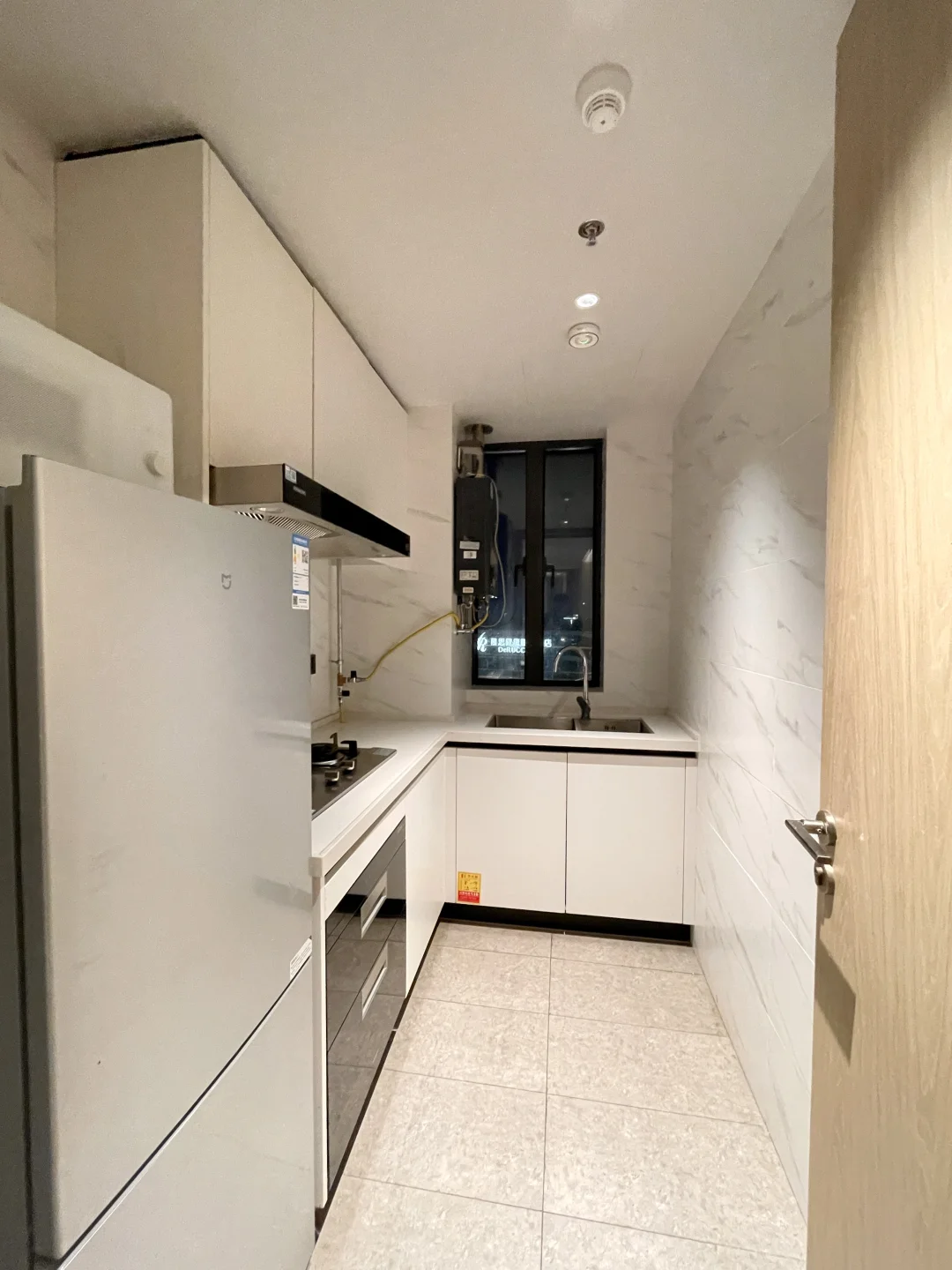 会展湾水岸 92 平朝南 3 房 此房业主出租