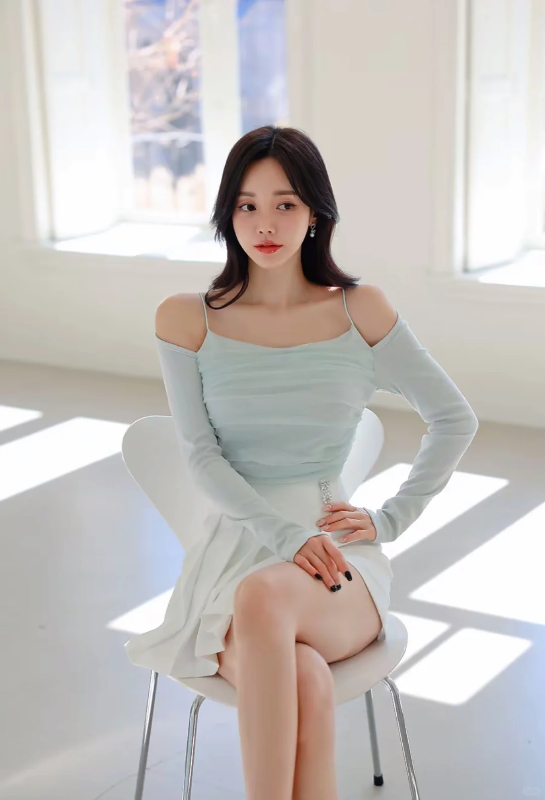 冷白色真的超有氛围感～美女📷