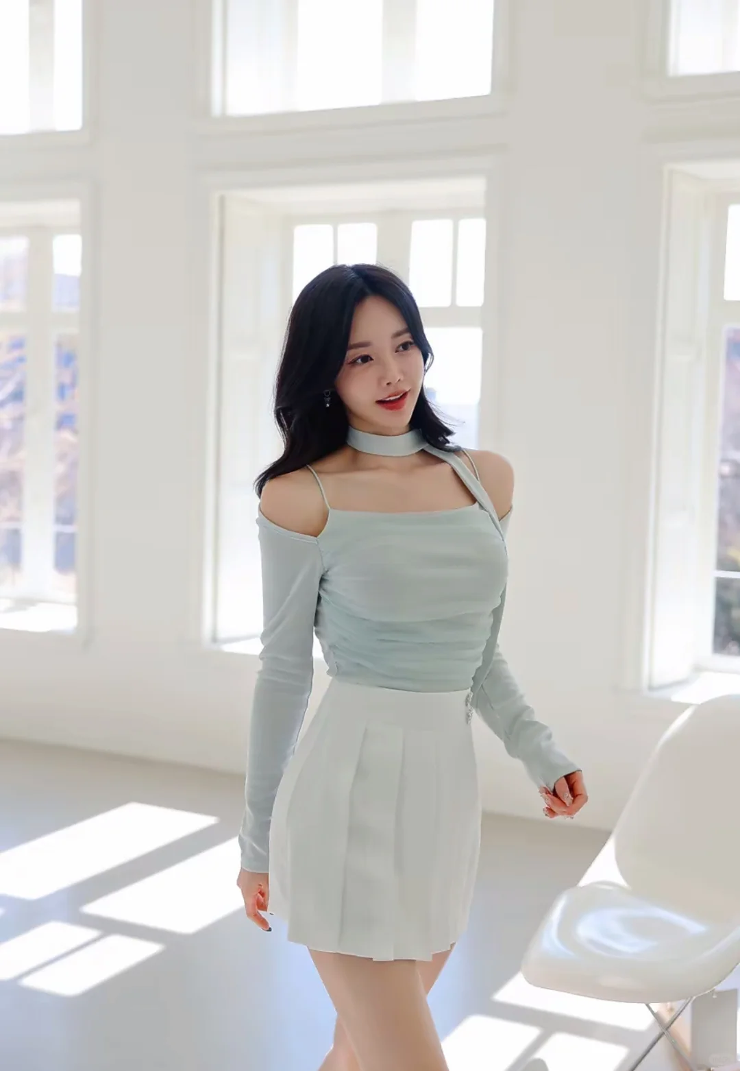 冷白色真的超有氛围感～美女📷