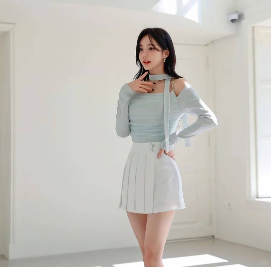 冷白色真的超有氛围感～美女📷