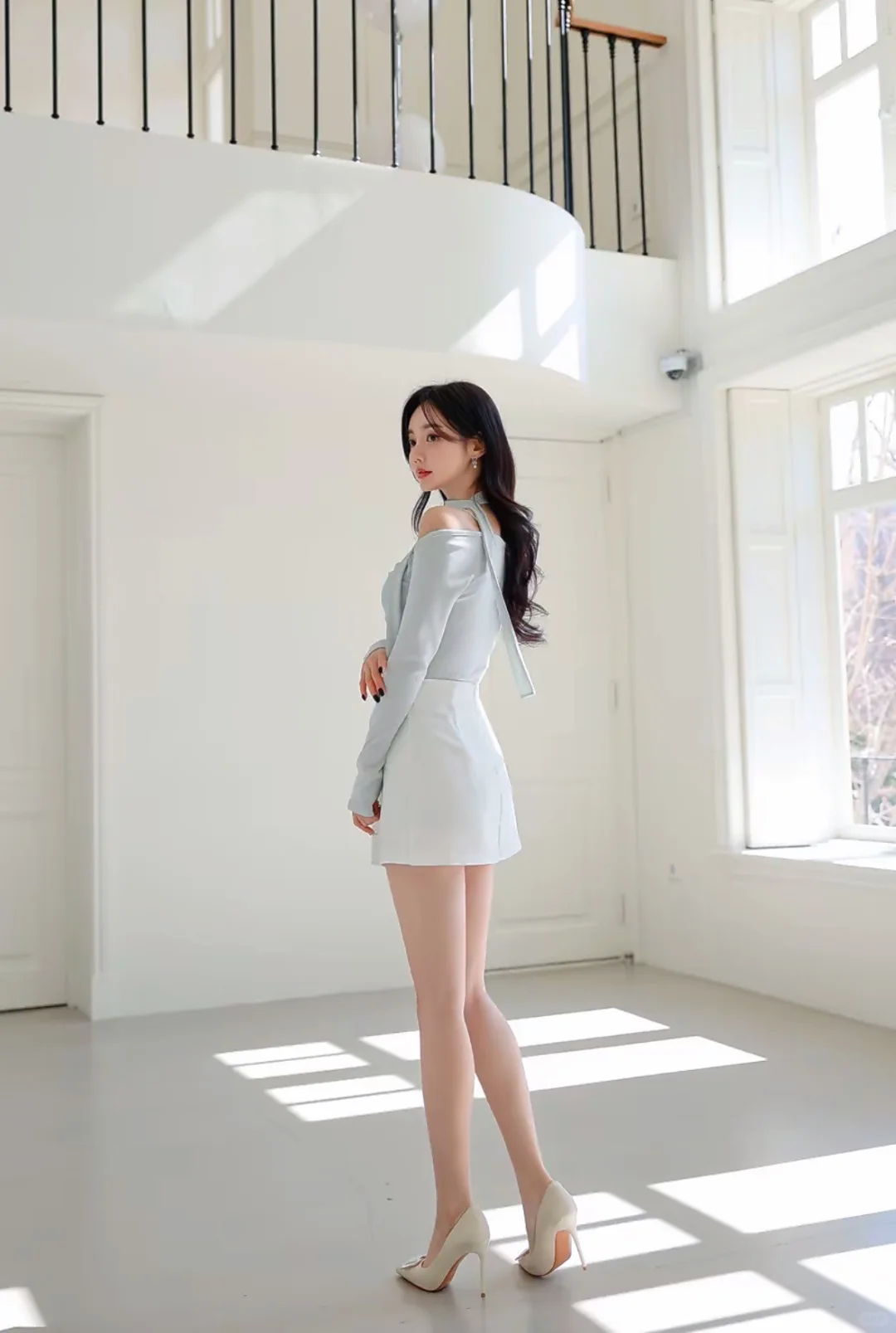 冷白色真的超有氛围感～美女📷