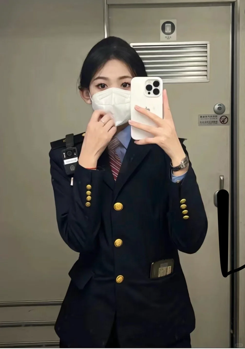 想成为高铁乘务员，却不知道在哪报名？