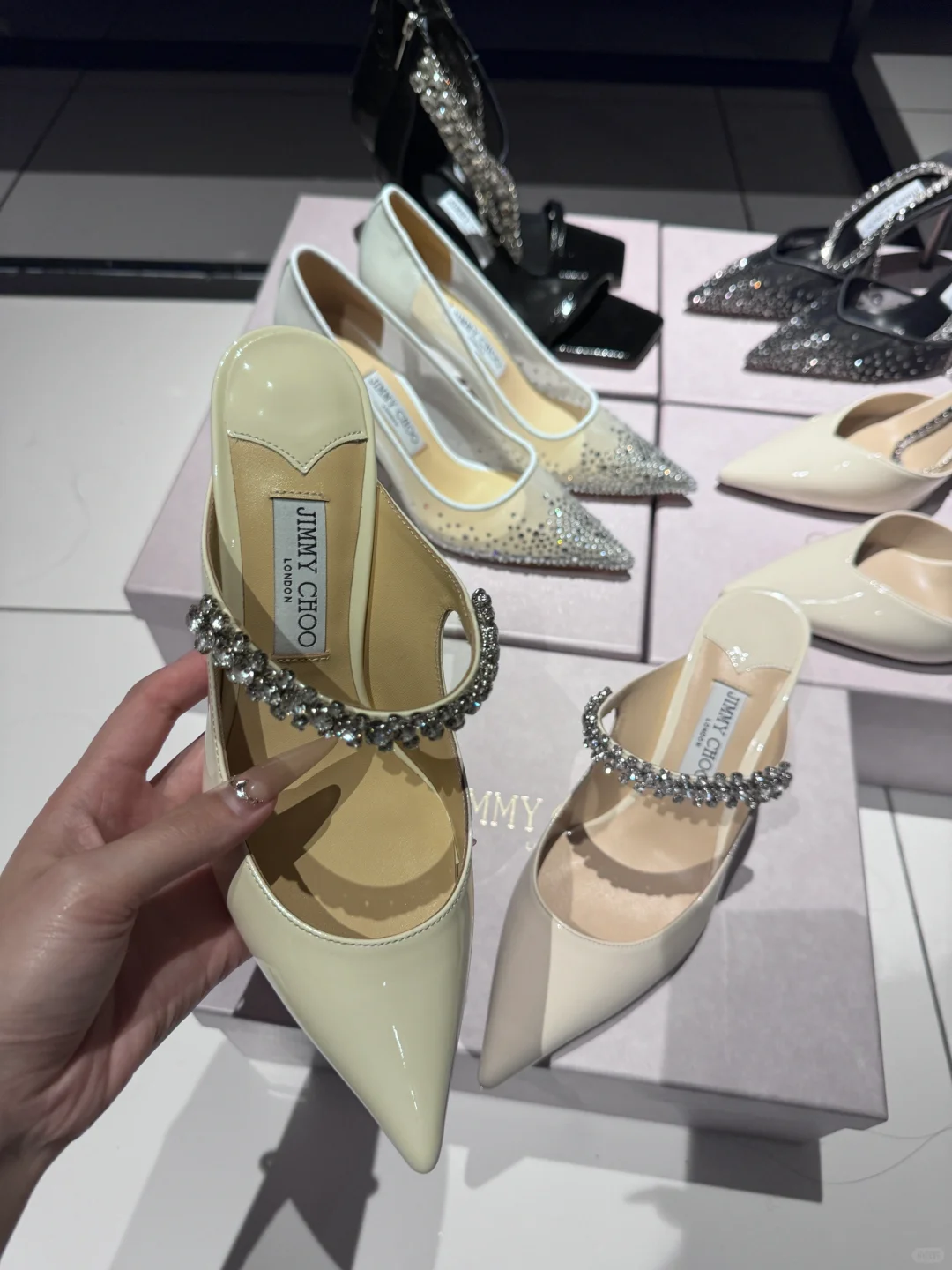 熟女气质高雅的水钻高跟鞋