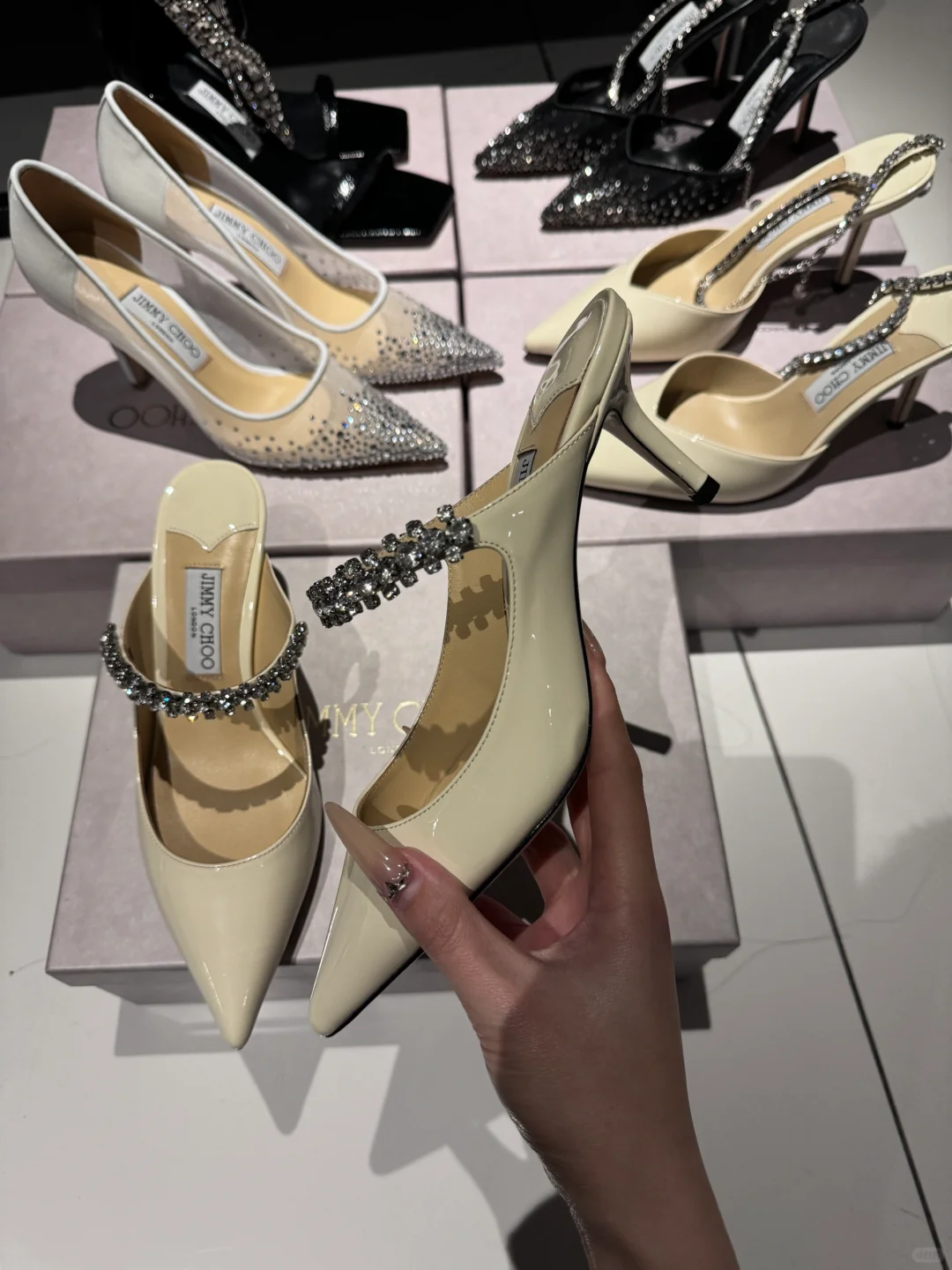 熟女气质高雅的水钻高跟鞋