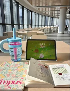 00后女硕上岸在编高校行政岗，亲戚夸麻了