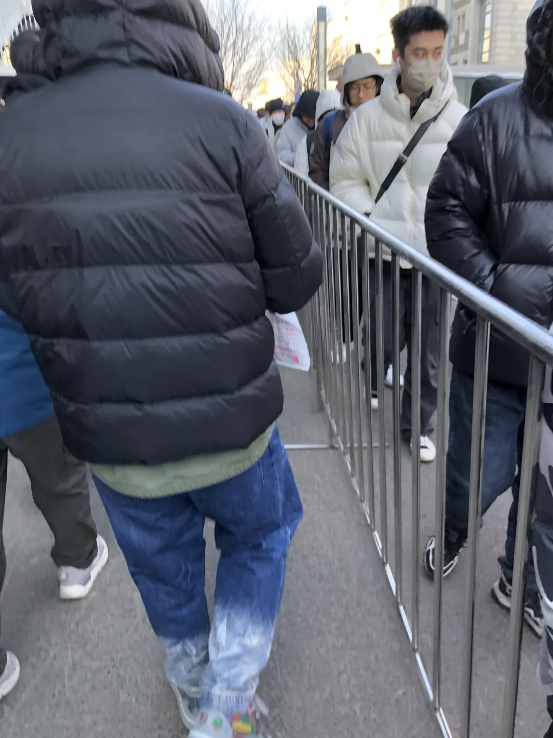 去了一趟，位置比较偏，人不少。