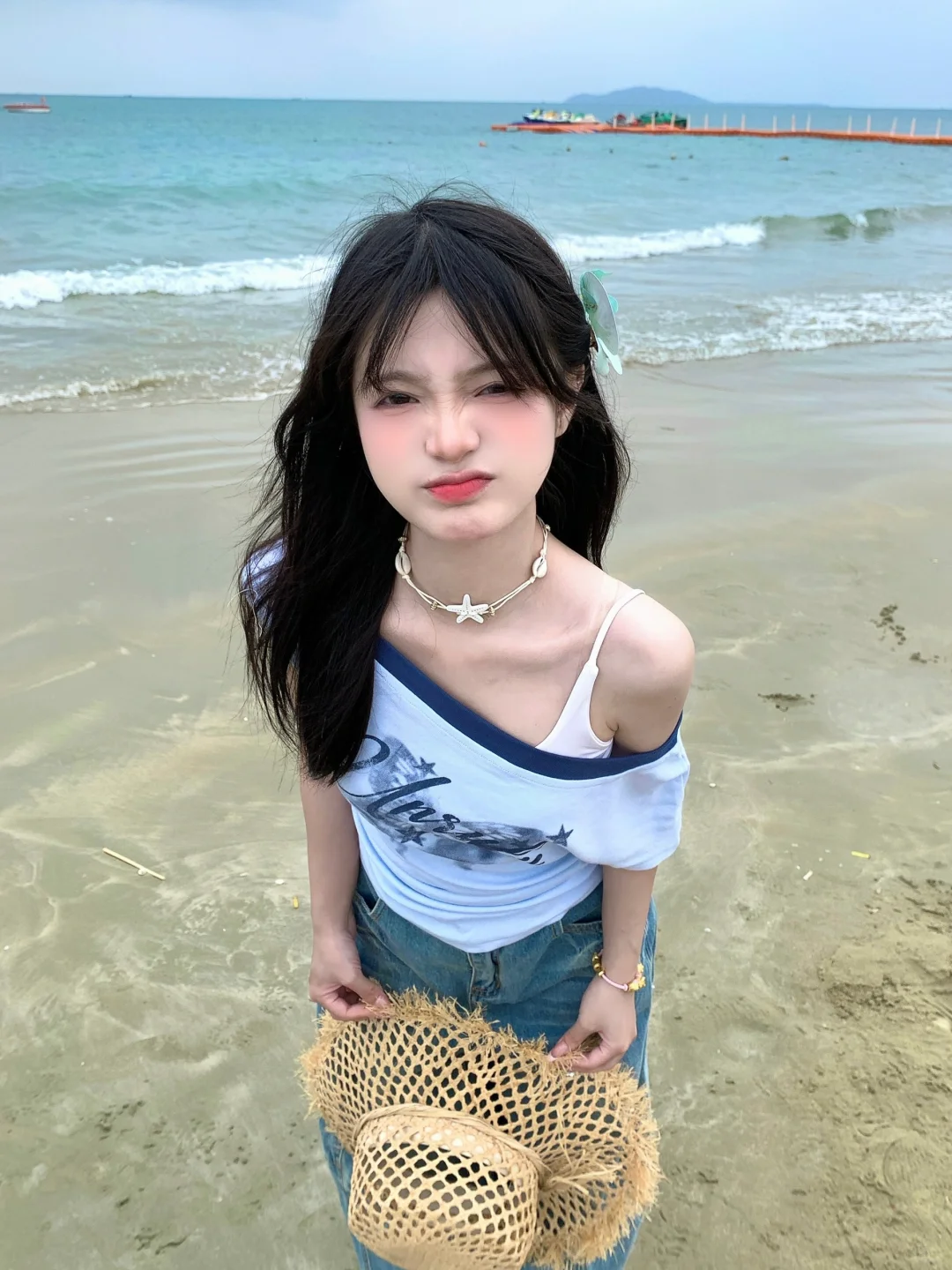 🫧🌊到底穿粉色还是蓝色跟海边更配呢