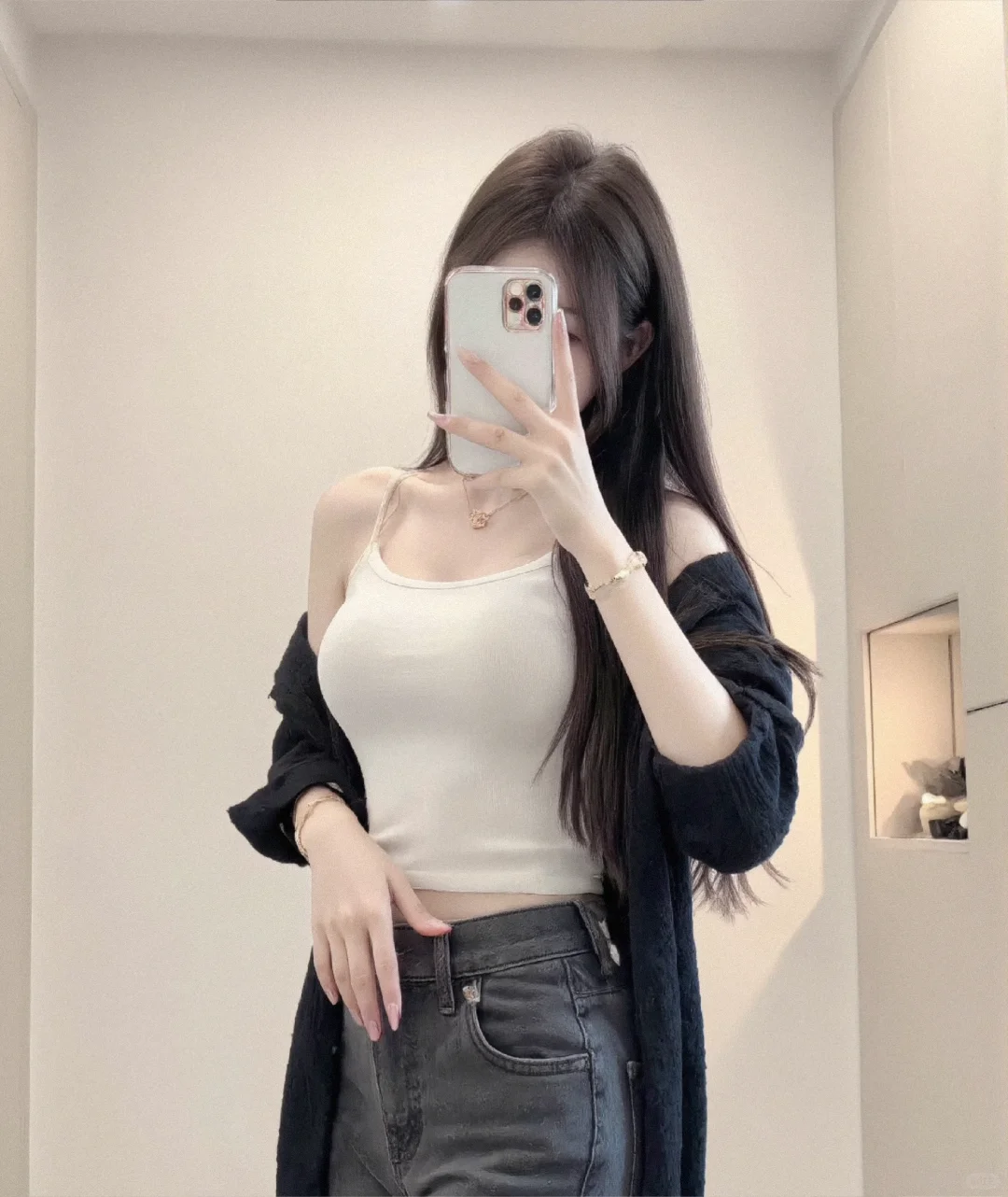 颜值不敢说，但是身材没服过谁😋😋