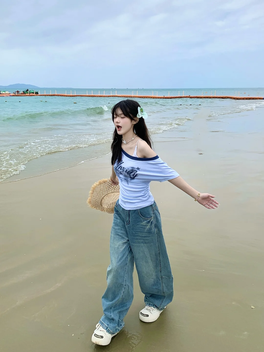 🫧🌊到底穿粉色还是蓝色跟海边更配呢