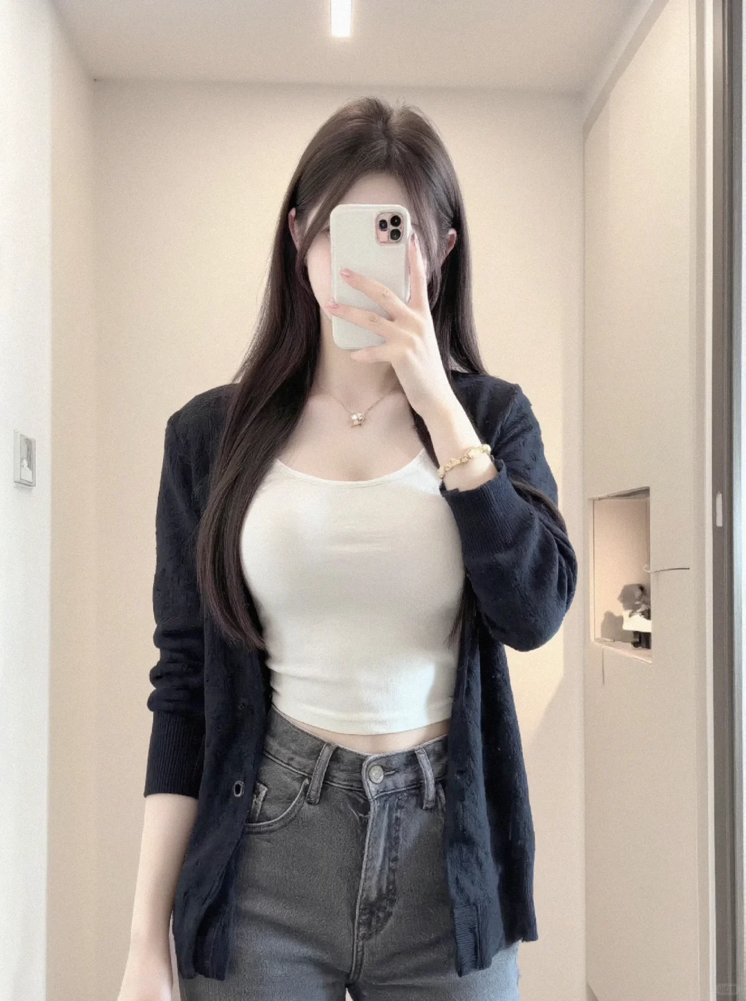 颜值不敢说，但是身材没服过谁😋😋