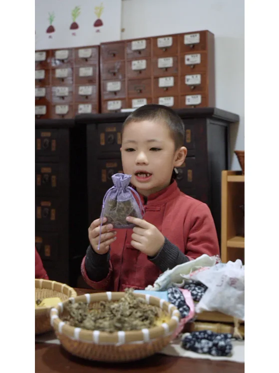 出生率暴跌！郊区园靠「中医育儿」逆袭满员