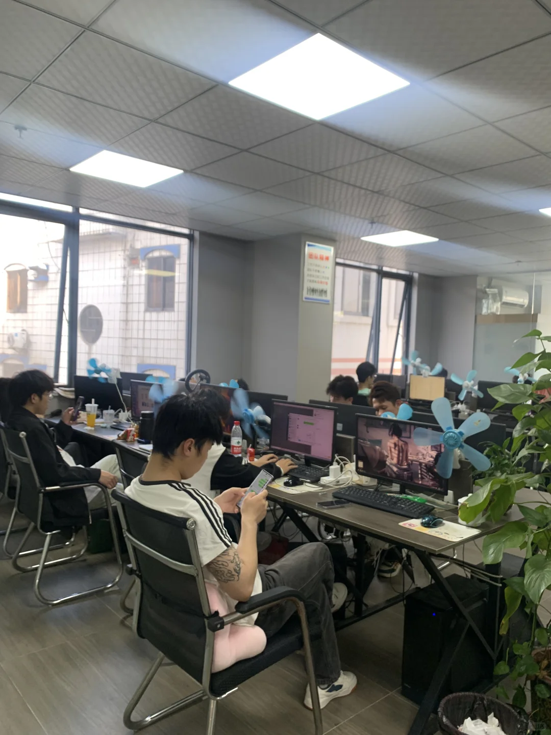 早九晚六 真爽～6000➕