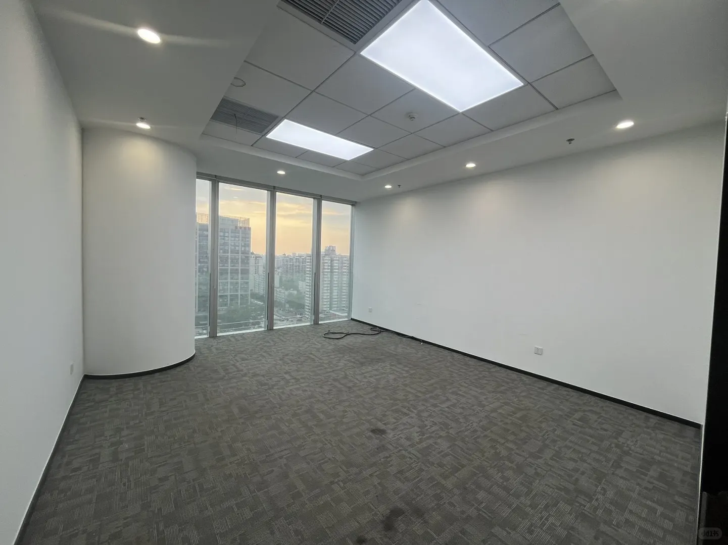 慈云寺-远洋国际中心二期1353.15m²整层