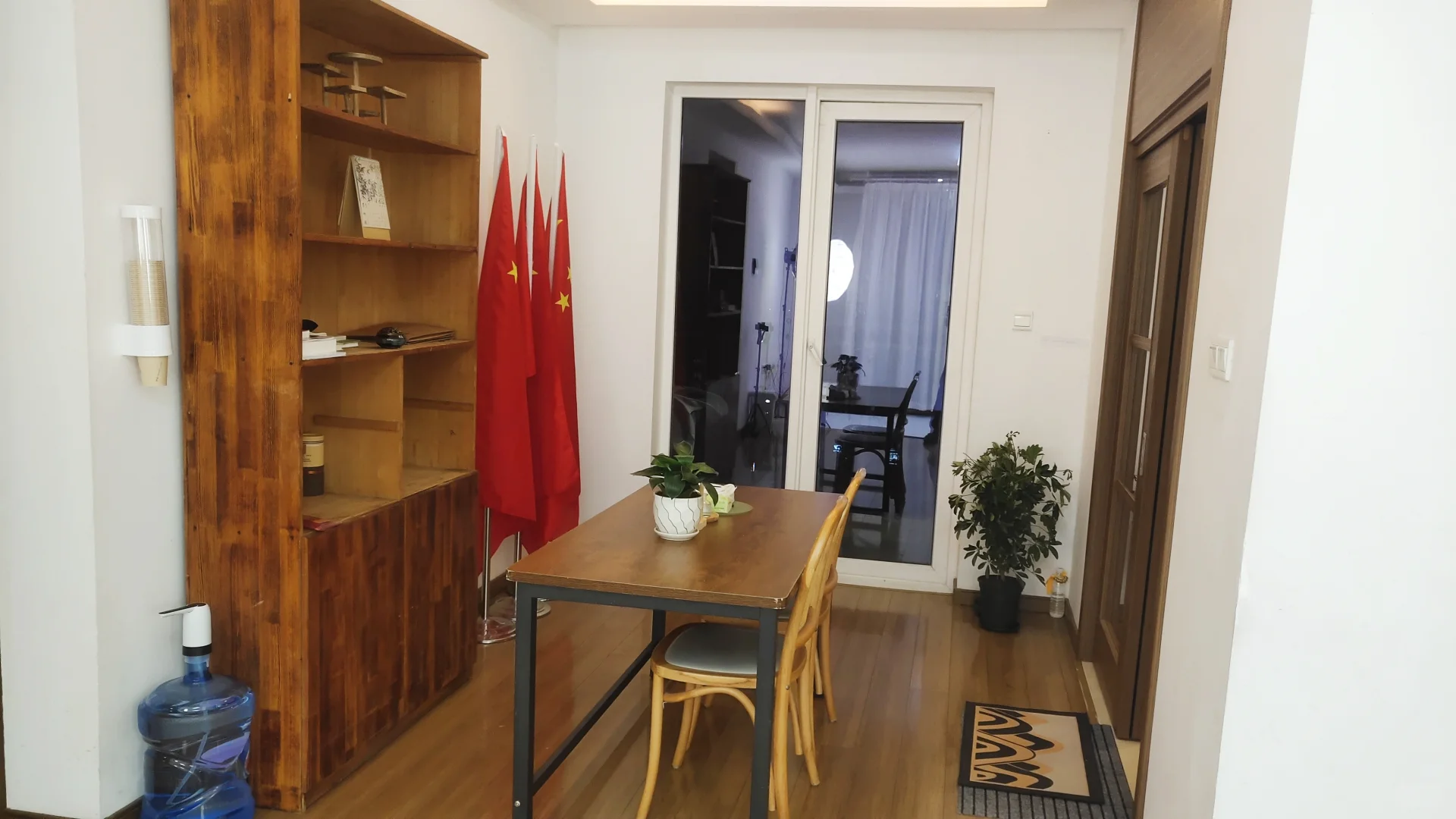 初创业公司来个守家文员！我们新增岗位了