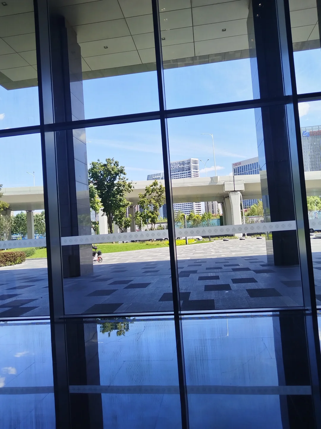 公司突然招聘5人怎么回事？