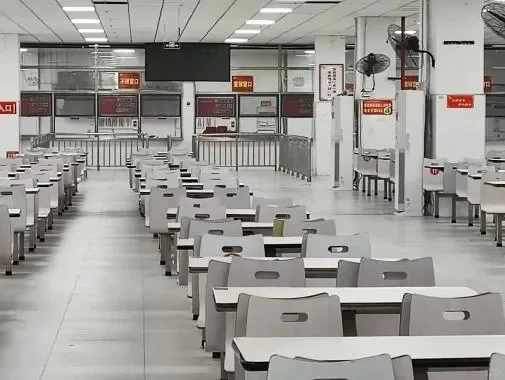 薪资5000+以上，提供食宿买五险一金😍