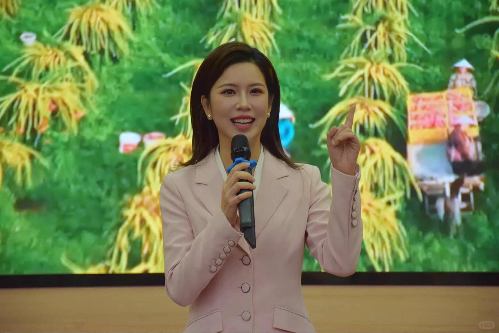 30+ 县融媒女主播 改记者搬摄像机日常