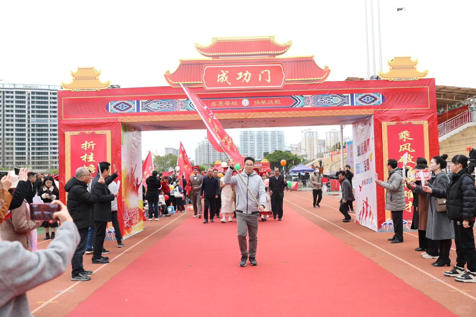 30+ 县融媒女主播 改记者搬摄像机日常