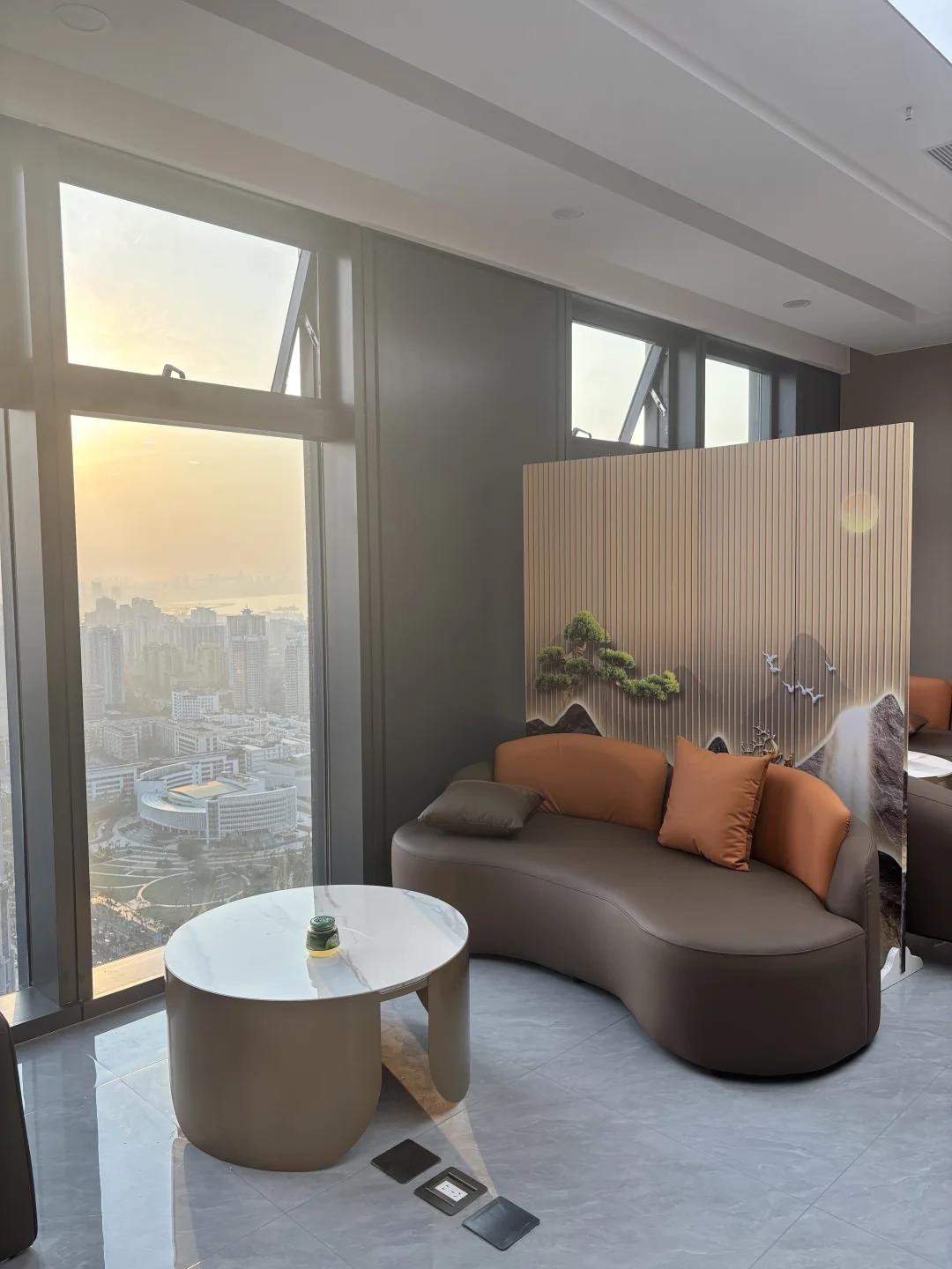 招人！招人！找工作的看过来啦～