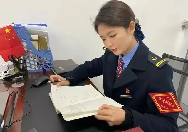 铁路招聘，五险二金