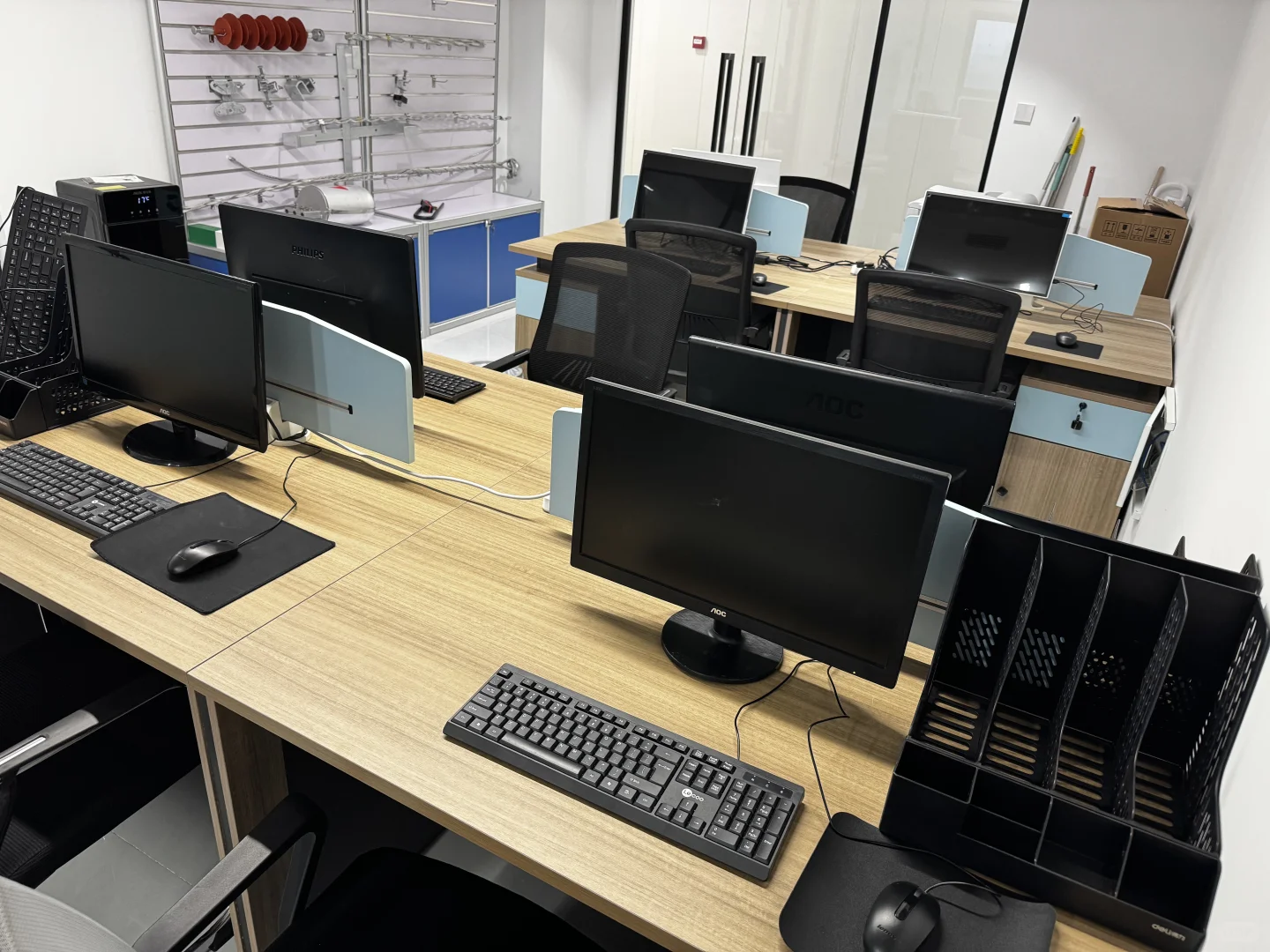 高新区，招电销销售 ，双休，月入过万不是问题