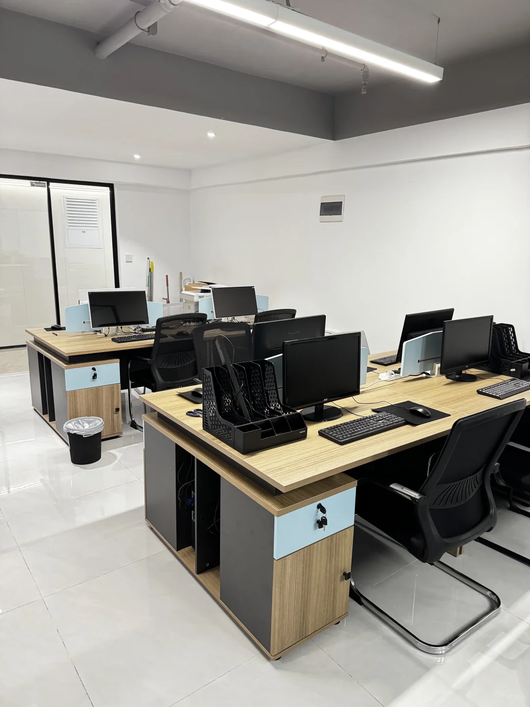 高新区，招电销销售 ，双休，月入过万不是问题