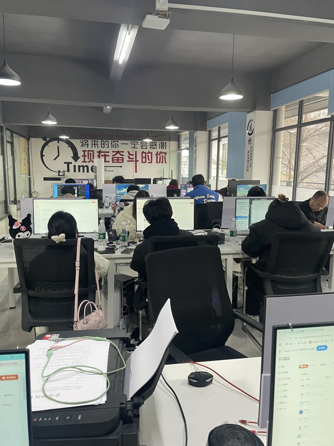 东莞文员 早十晚六文员 一个月拿六千多