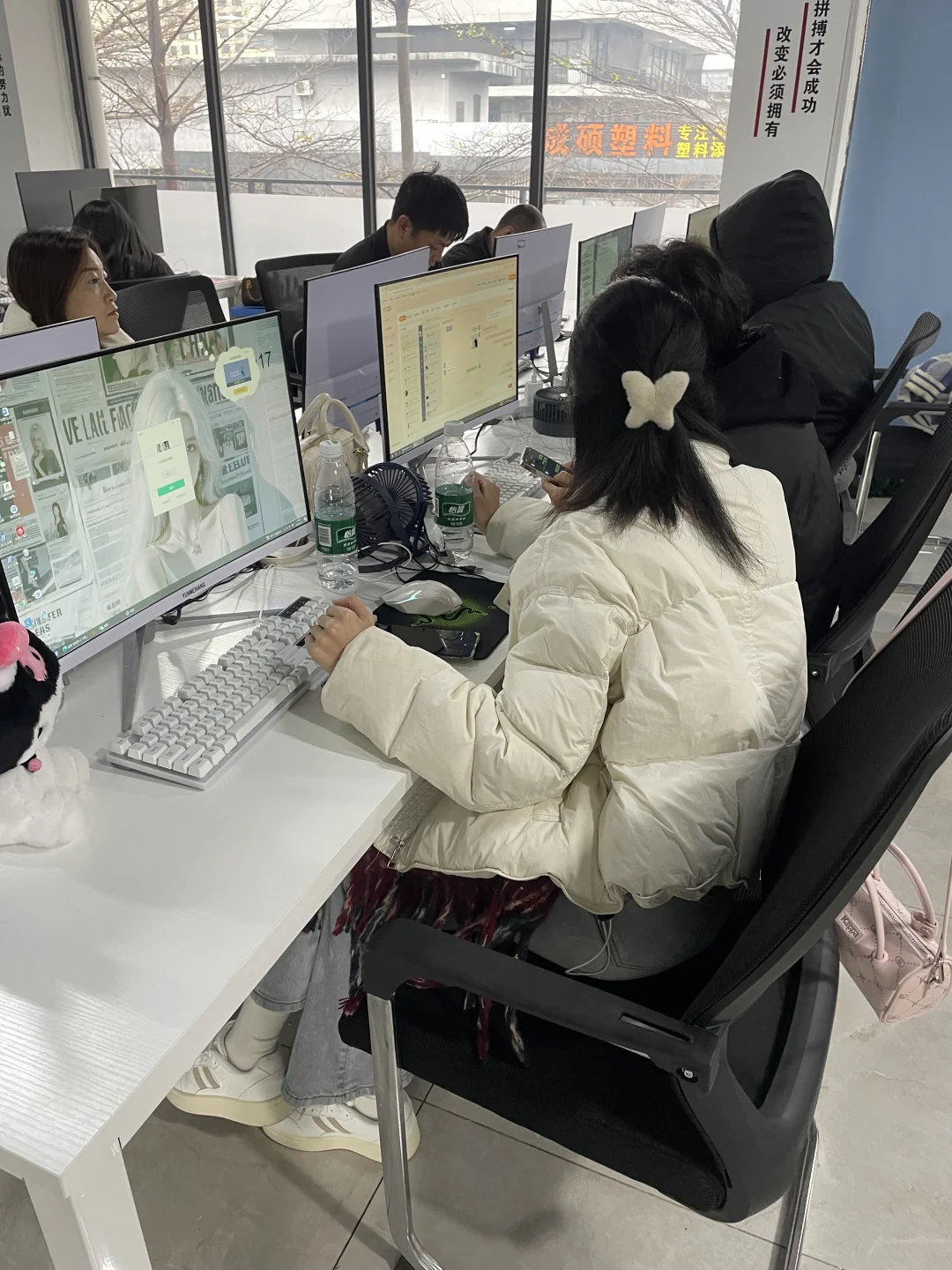 东莞文员 早十晚六文员 一个月拿六千多