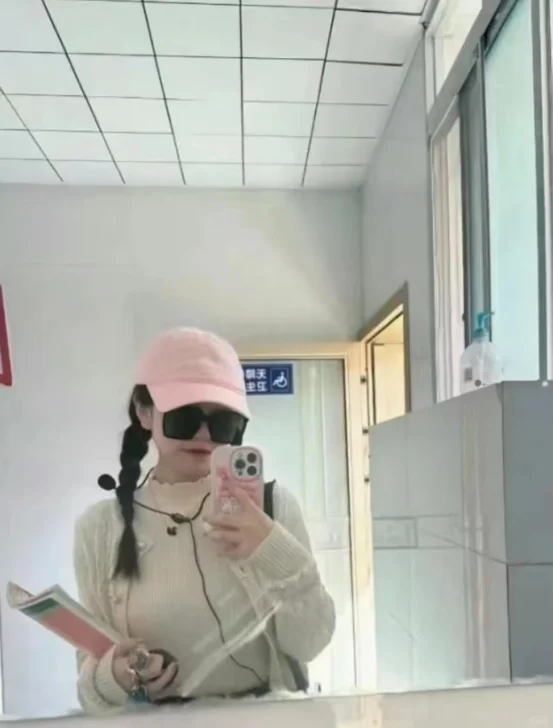 没啥大本事，就是大四一毕业考上教师编了