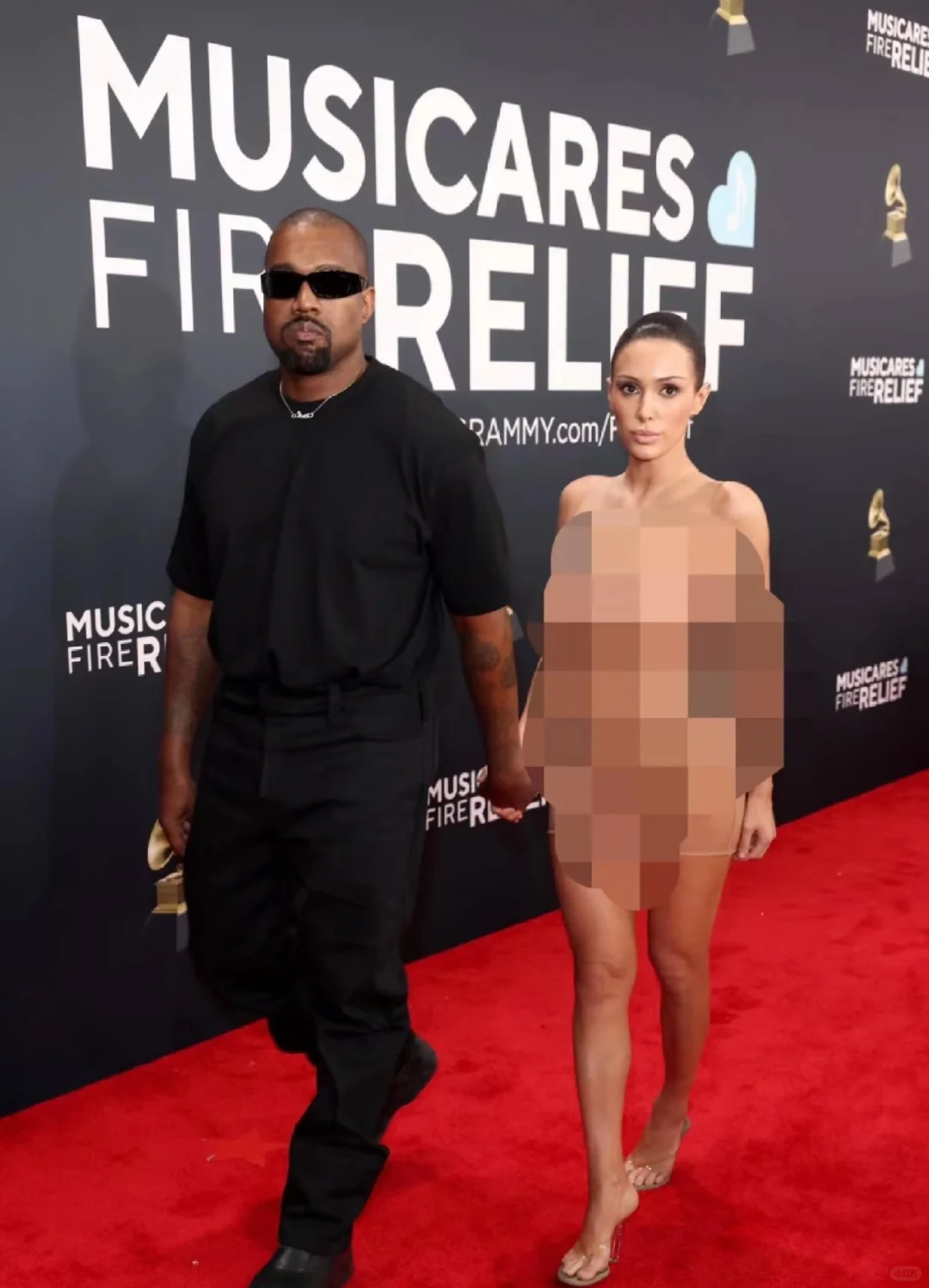 这跟裸奔又是区别