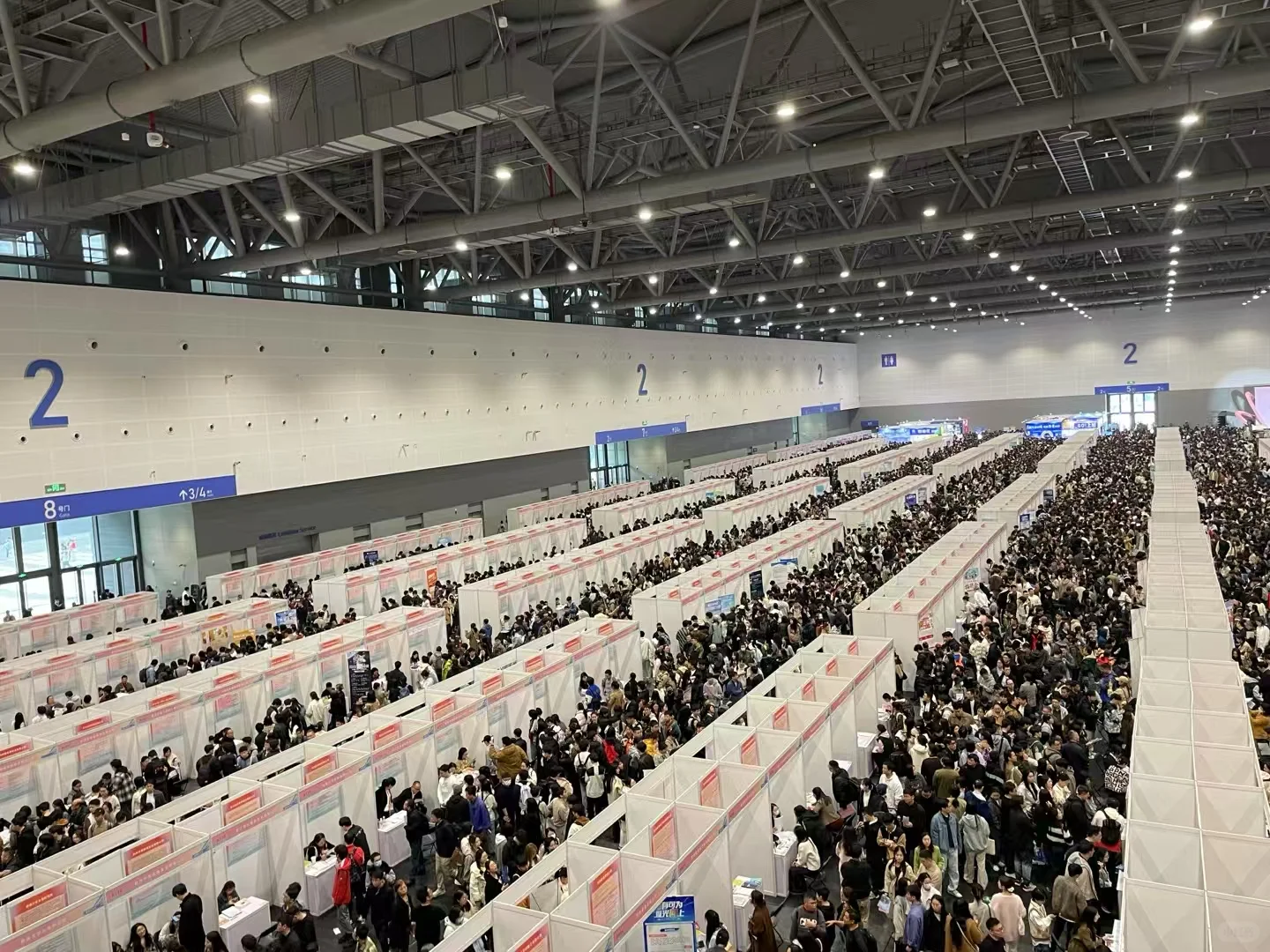 杭州招聘会，人也太多了