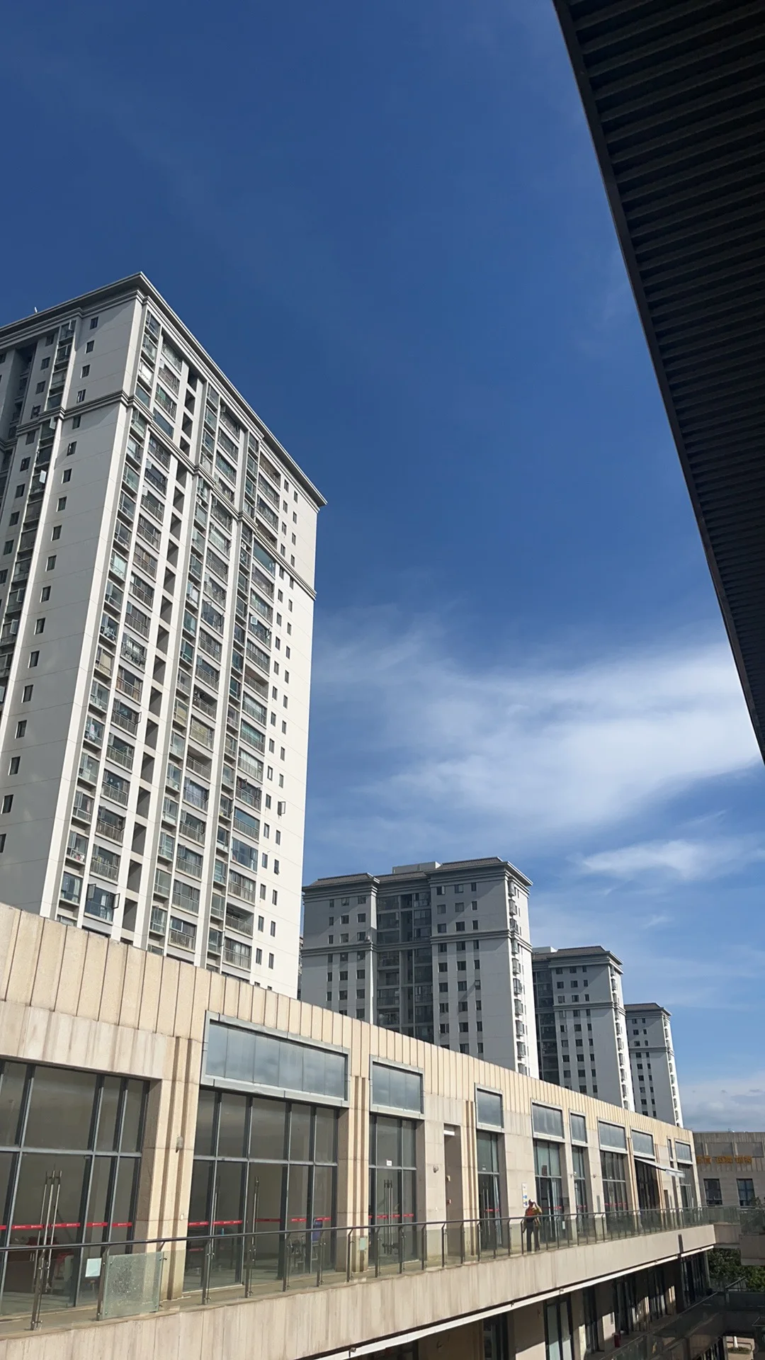 招聘，维族，会本地语言