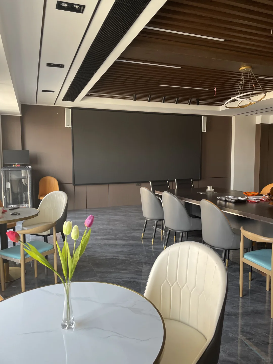 公司只有我和老板是一种什么养的体验？？