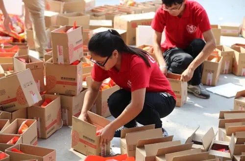 招聘:早8点30到下午5点30，打包工。