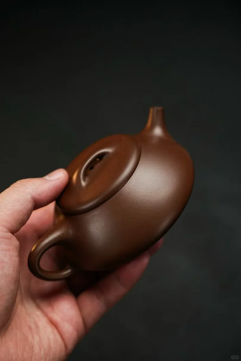 什么是“大红袍”泥？所谓“大红袍”泥，可