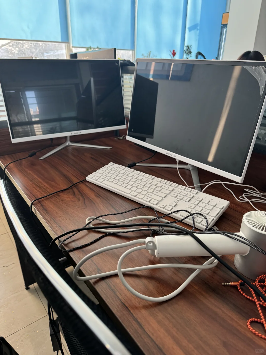 烟台|假装上班公司 出租几个工位