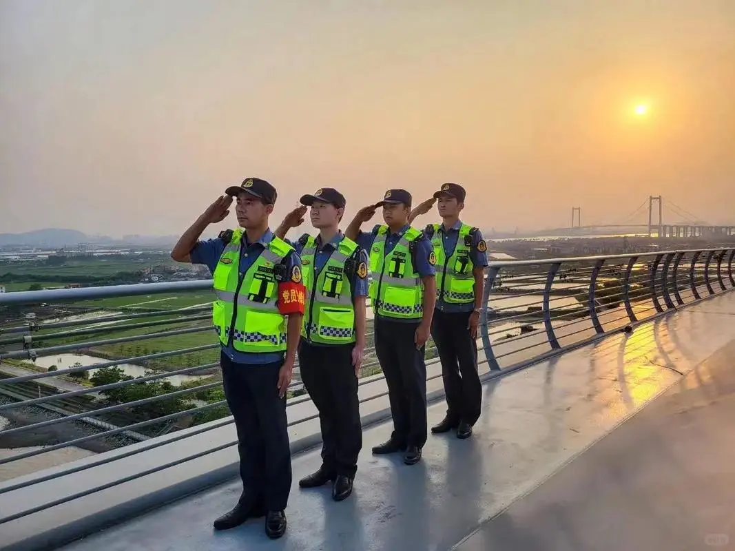 揭秘！高速公路收费员岗位真有那么难进？