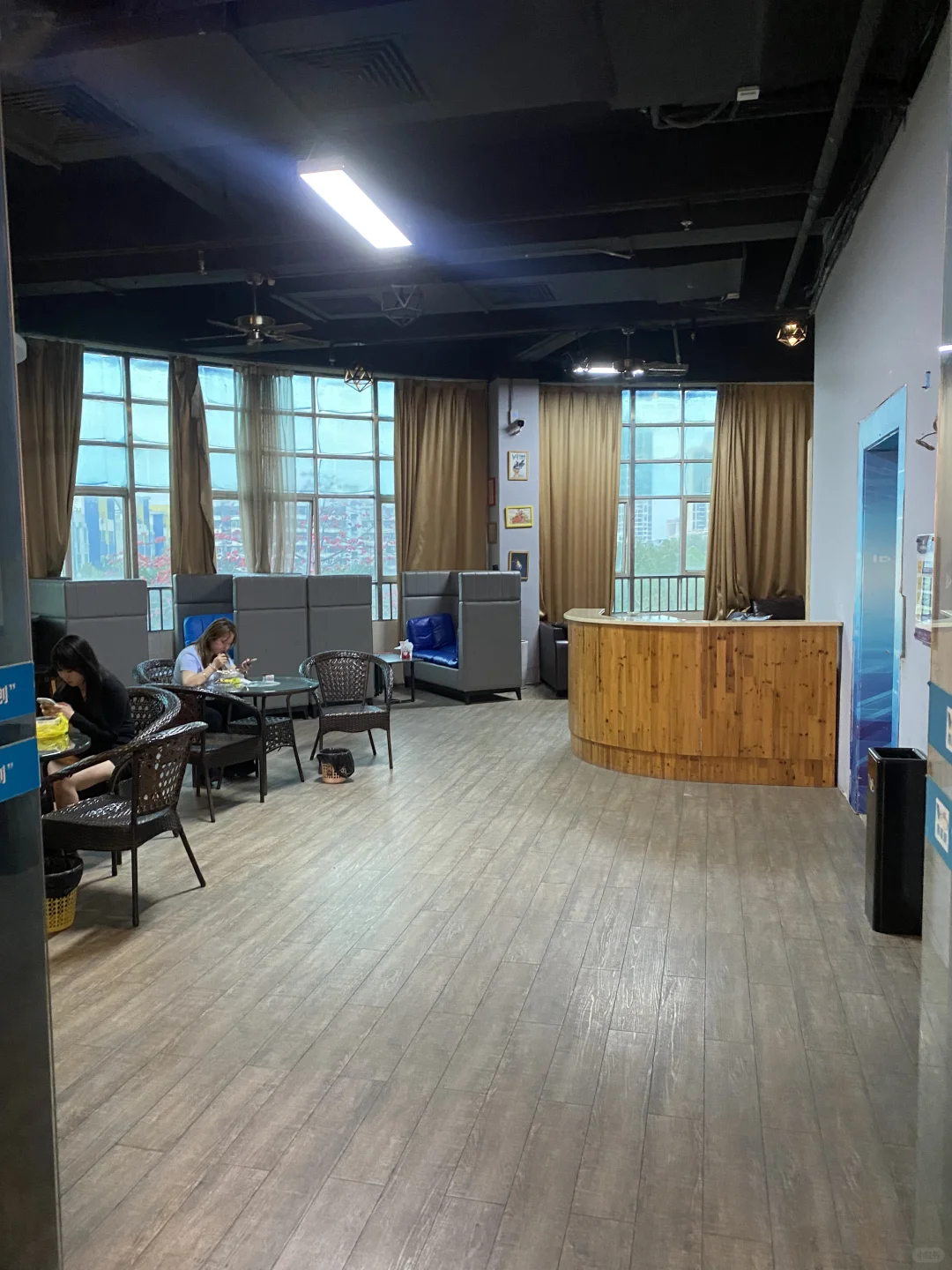 初创公司的一天，缺人缺人，大胆一点加入我们